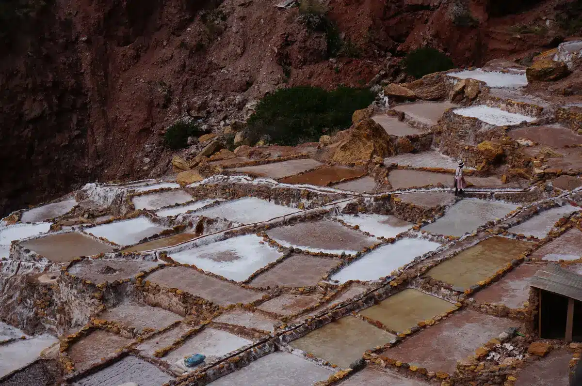 Producción de cobre y oro en minas de Perú